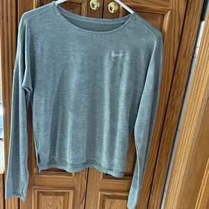 Nike Women's Heathered Gray Long Sleeve Top